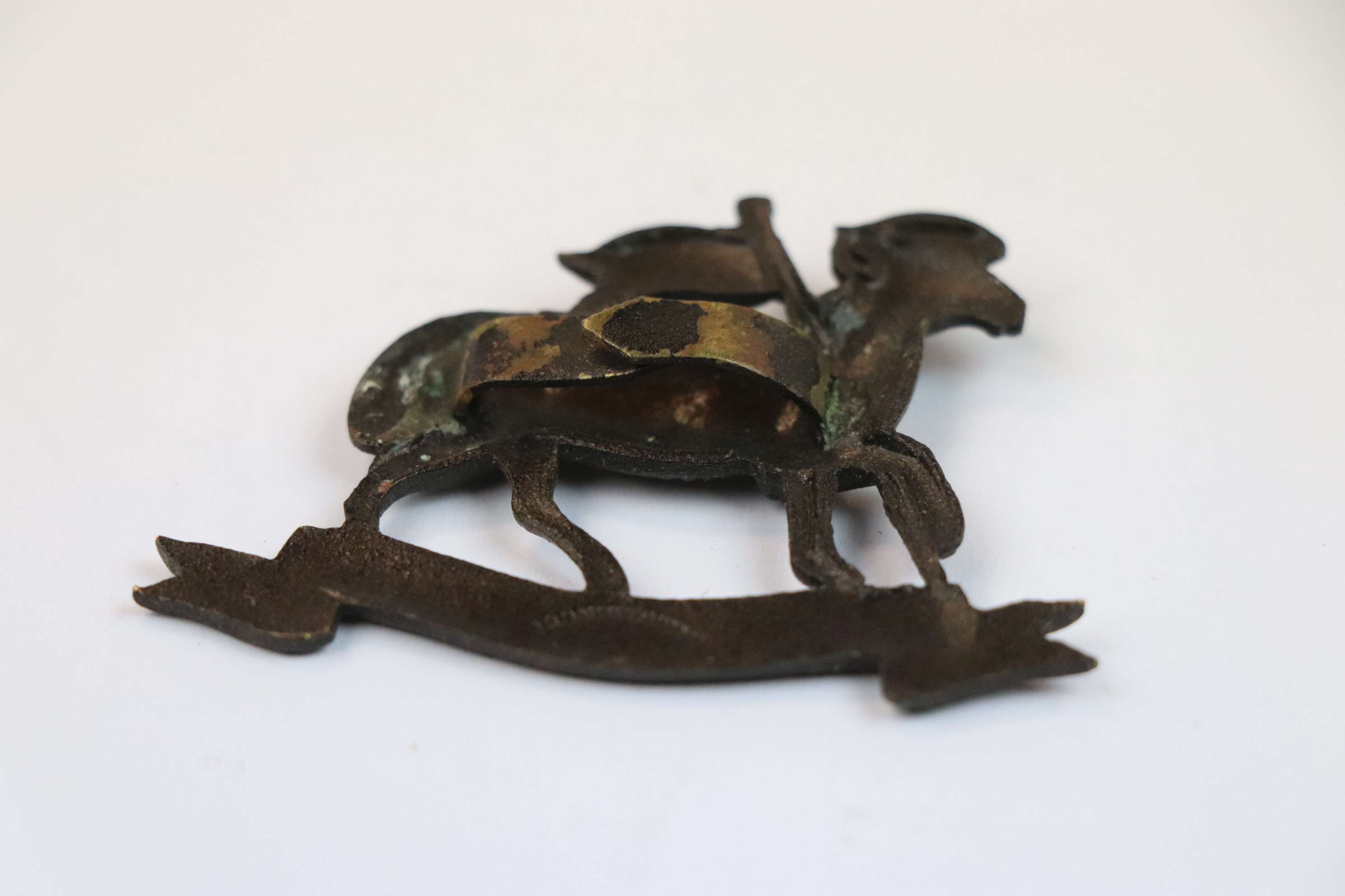 A World War One Queens Own Regiment Cap Badge. - Image 5 of 5