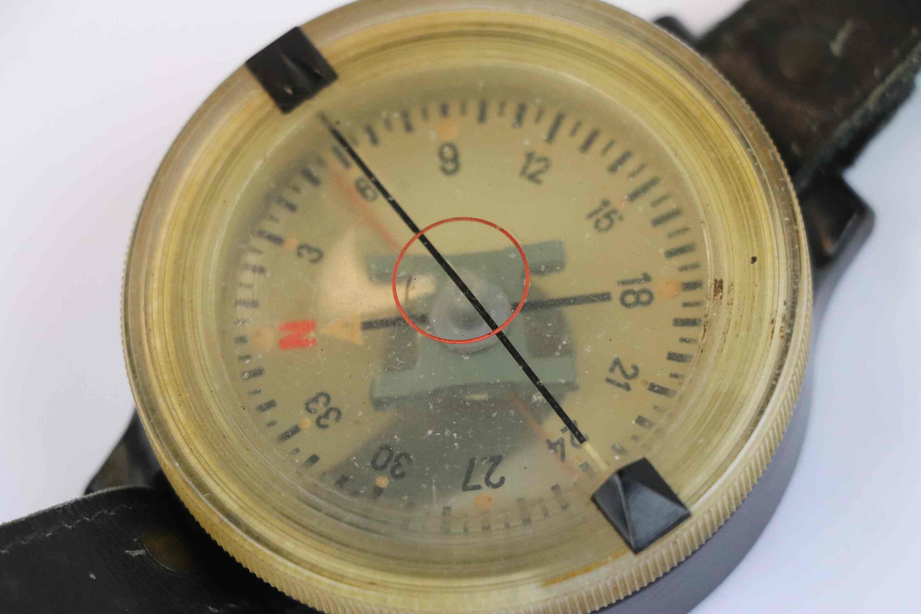 A WW2 German Luftwaffe Wrist Compass With Leather Strap, Markings To The Rear AK 39 FL 23235-1. - Image 3 of 6