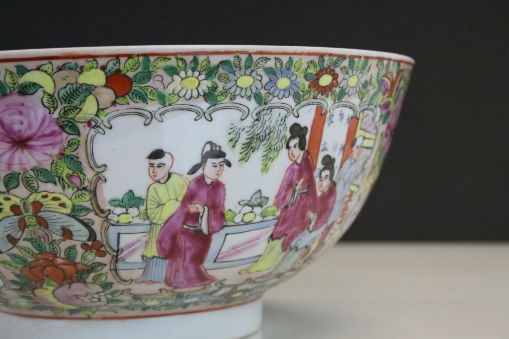 Chinese Famille Rose bowl with Figural scenes and Six character mark to base, approx 25.5cm - Image 4 of 6