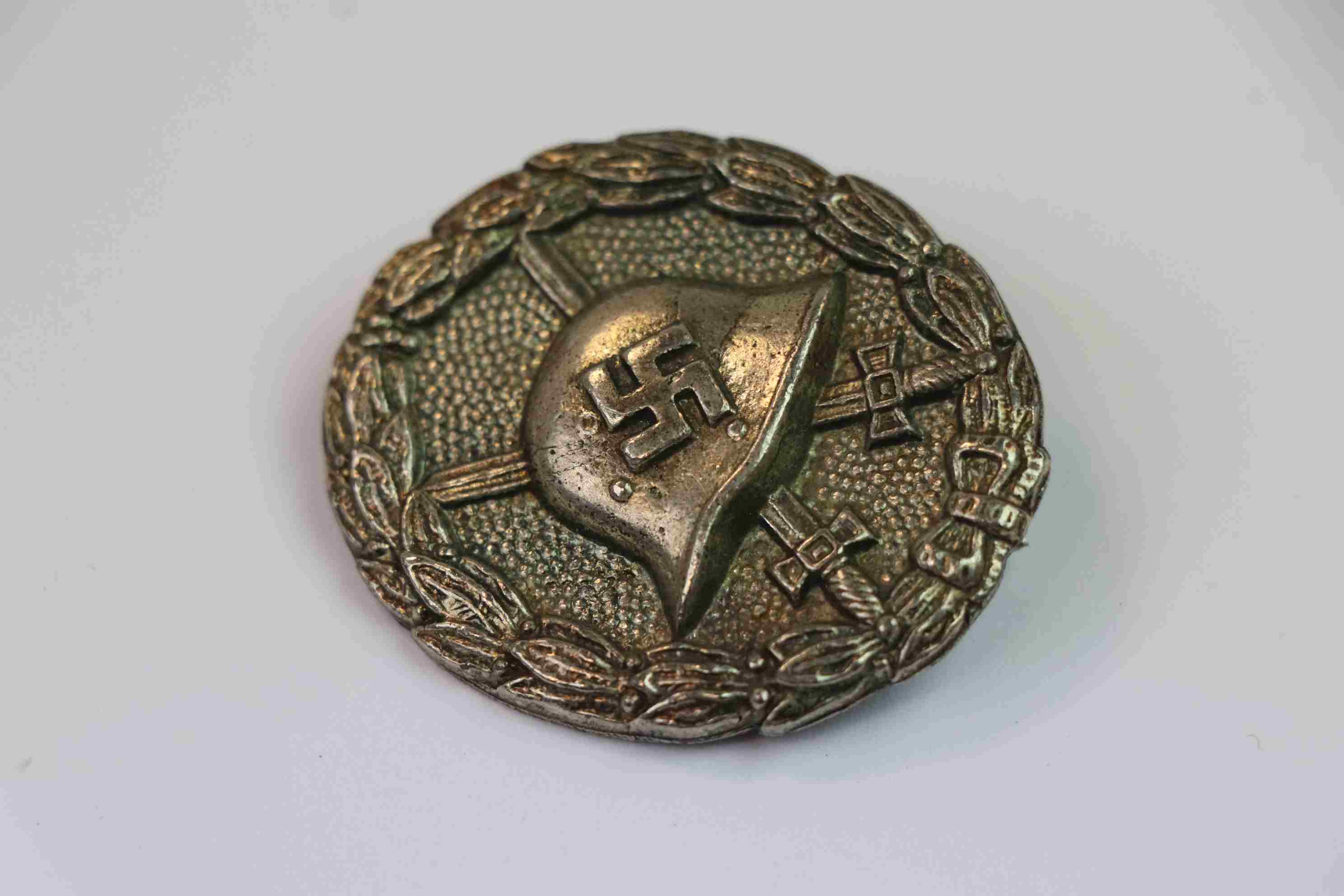 A World War Two / WW2 German 1939 Reichsparteitag Badge With RZM 9/14 K.WAGNER CHEMNITZ To The - Image 3 of 6