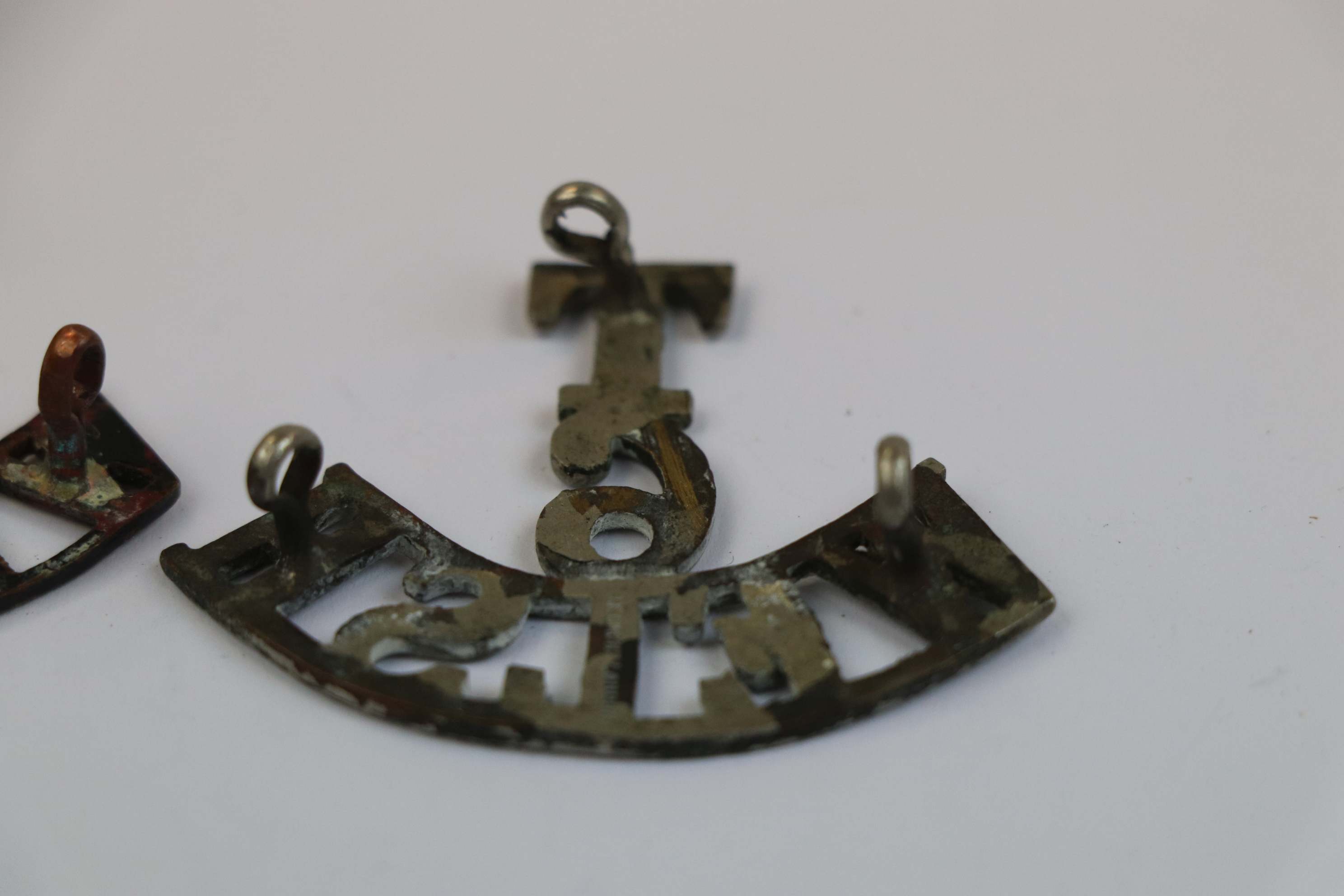 Two Shoulder Title Badges To The 6th And 7th Welsh Territorial Regiment. - Image 6 of 6