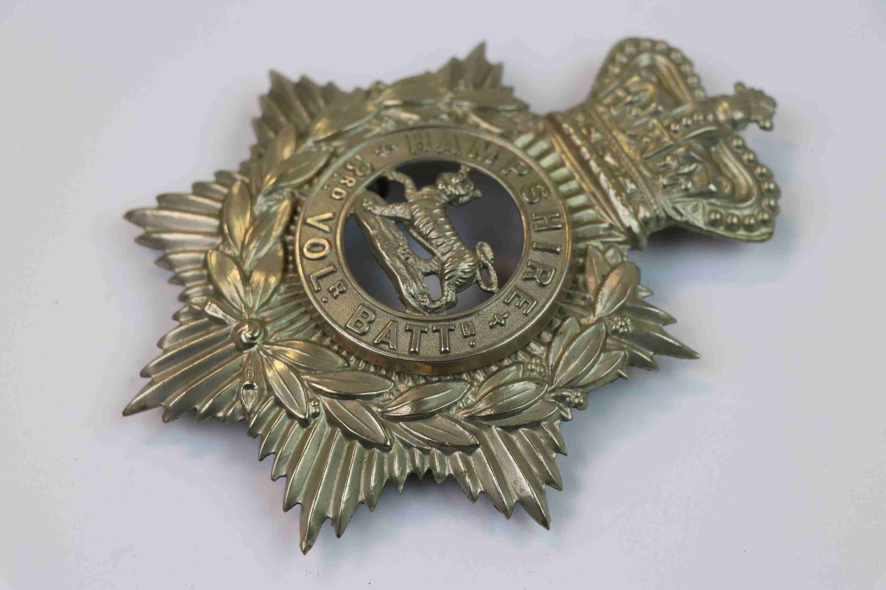 A Victorian 3rd Volunteer Battalion Of The Hampshire Regiment Helmet Plate / Badge. - Image 6 of 8