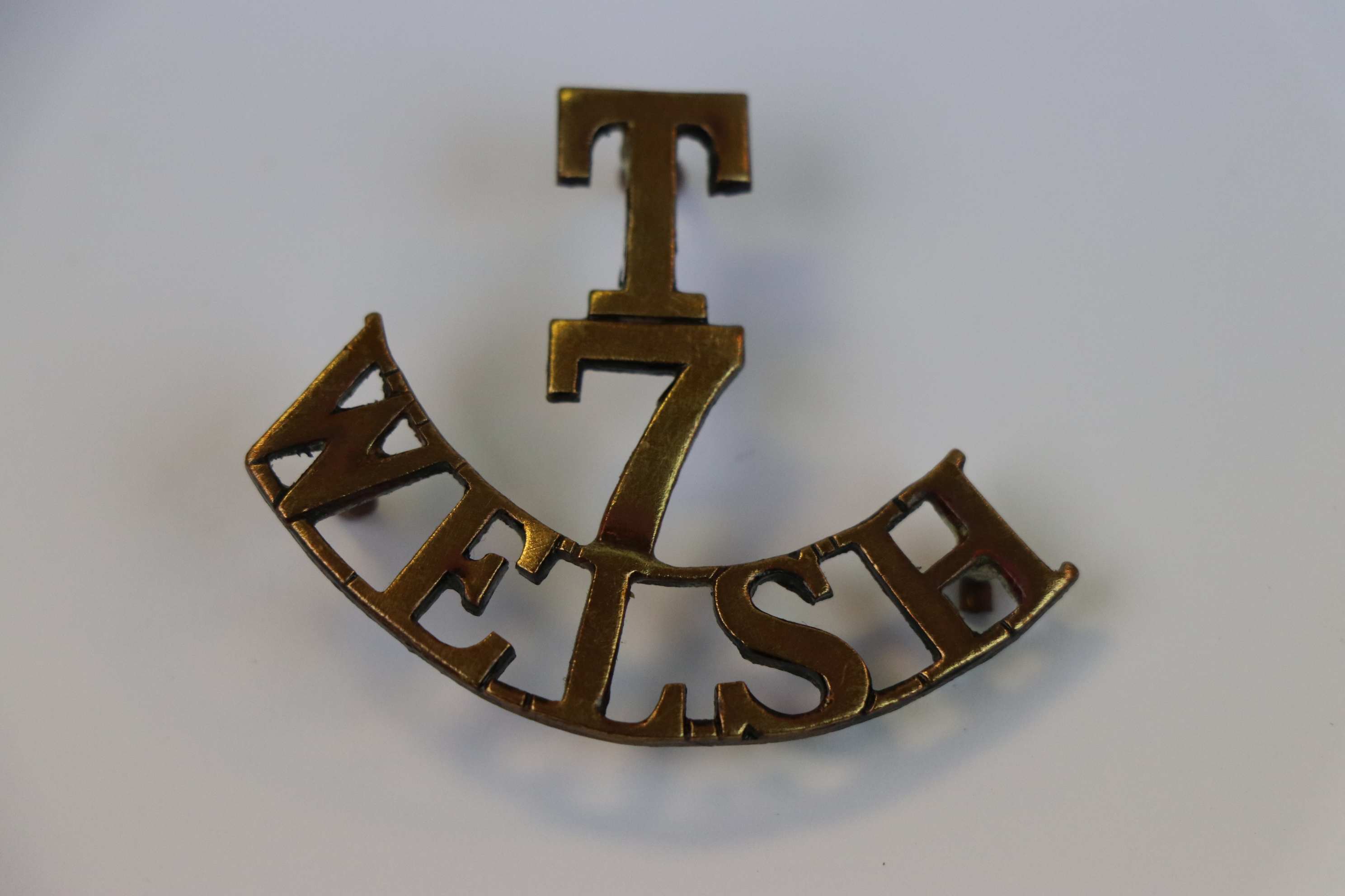 Two Shoulder Title Badges To The 6th And 7th Welsh Territorial Regiment. - Image 2 of 6
