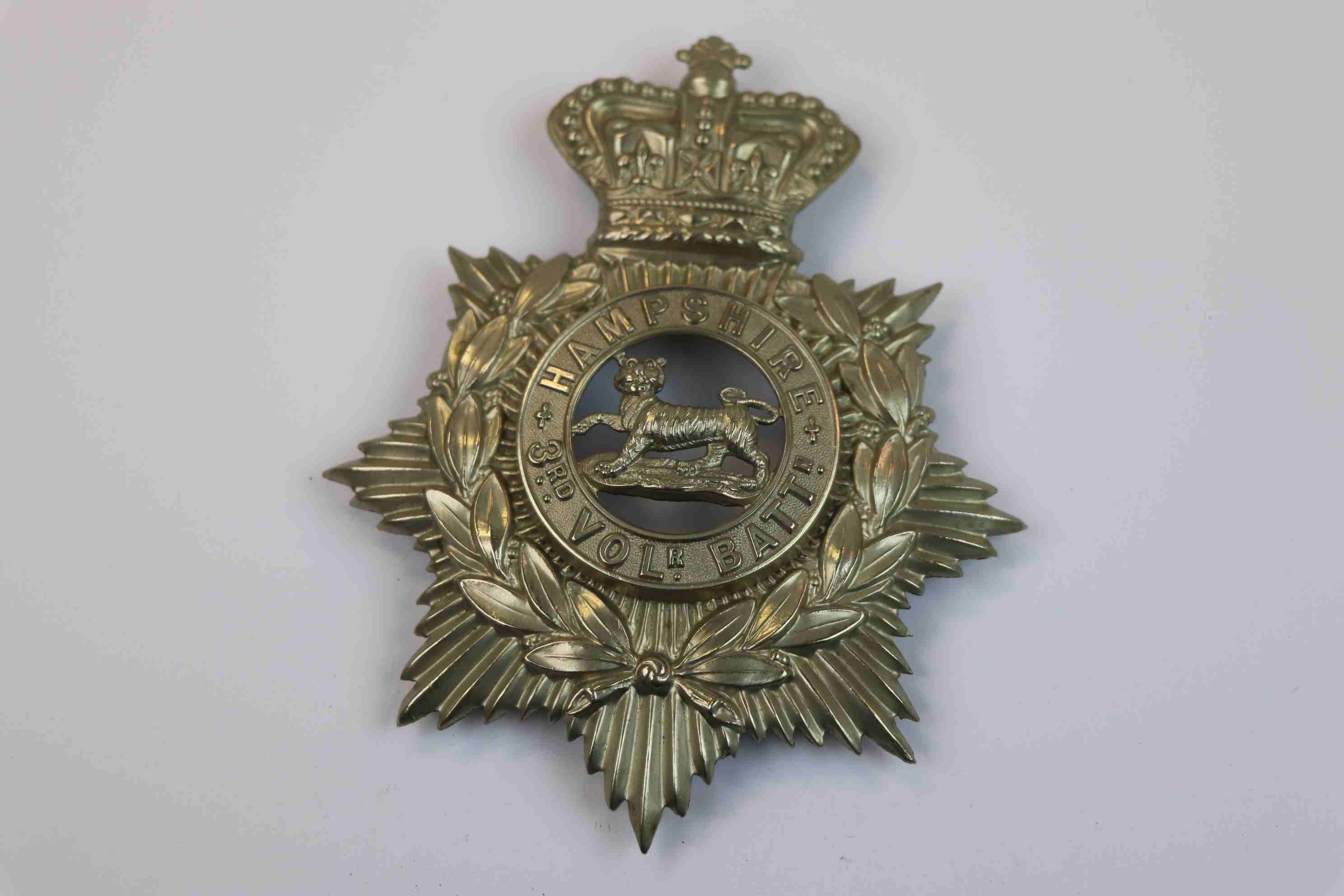 A Victorian 3rd Volunteer Battalion Of The Hampshire Regiment Helmet Plate / Badge.