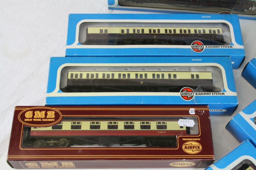 12 Boxed Airfix rolling stock, all coaches, to include 542500 x 5, 542050 x 2, 542568, 542513 x 2, - Image 2 of 5