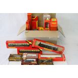 29 Boxed OO gauge items of rolling stock to include Hornby x 22 (featuring R749 75 Ton Operating