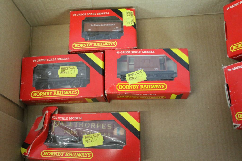 Eight boxed Hornby OO gauge items of rolling stock (R240, R106, R218, R211, R670, R232, R236 & - Image 3 of 4