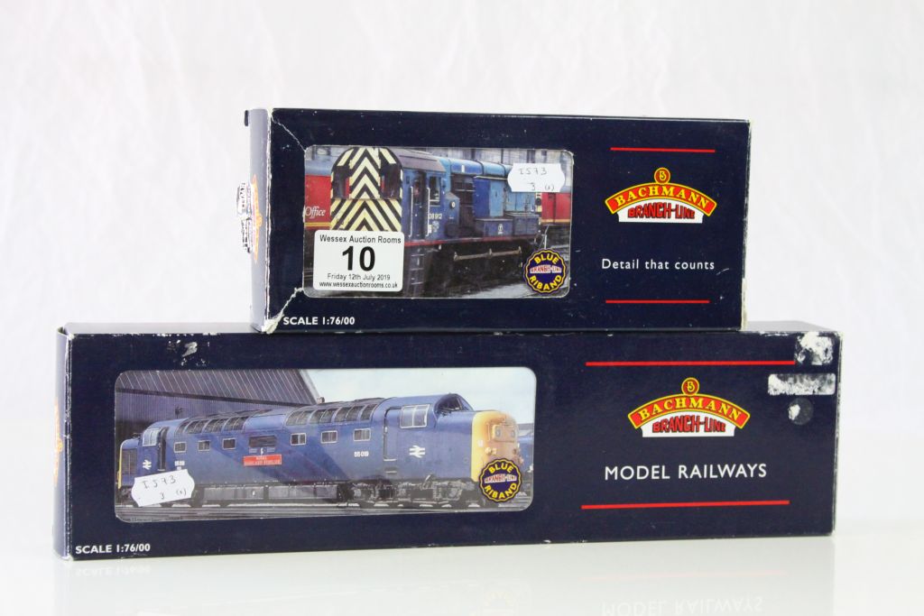 Two boxed Bachmann OO gauge Blue Ribband locomotives to include 32527 Class 55 Deltic 55 012