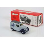 Boxed Somerville 1:43 Fordson 5CWT Van diecast model (London Toy Museum stamp to box), diecast vg