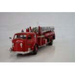 Franklin Mint Precision Model unboxed 1954 American La France Fire Engine 1:32 scale with plinth.