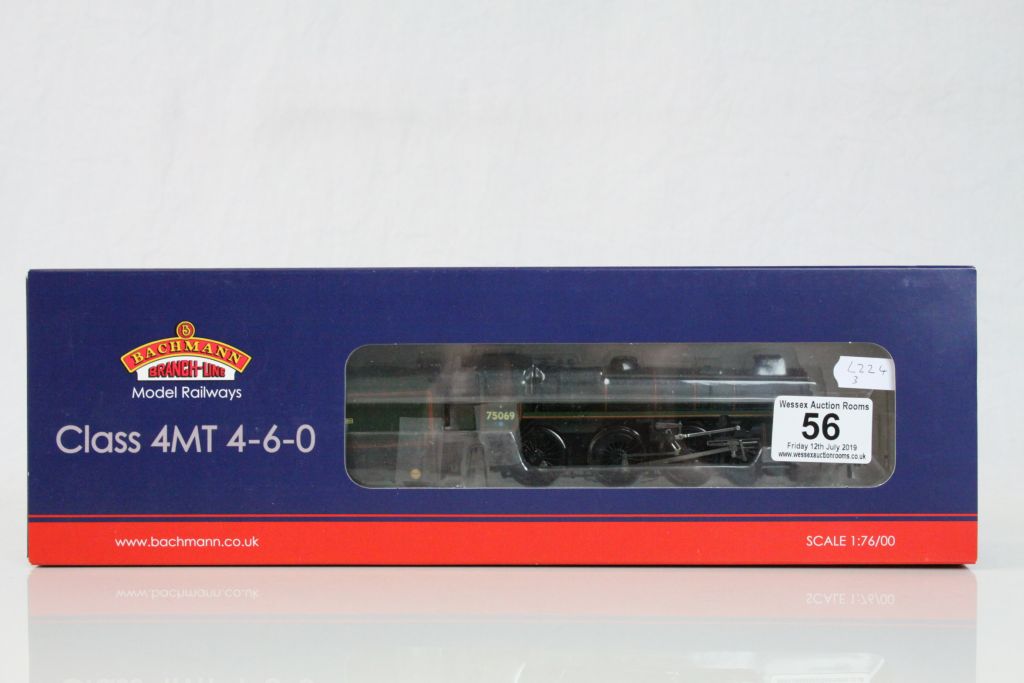 Boxed Bachmann OO gauge 31116 Standard Class 4MT 75069 BR1B Tender BR Lined Green Late Crest