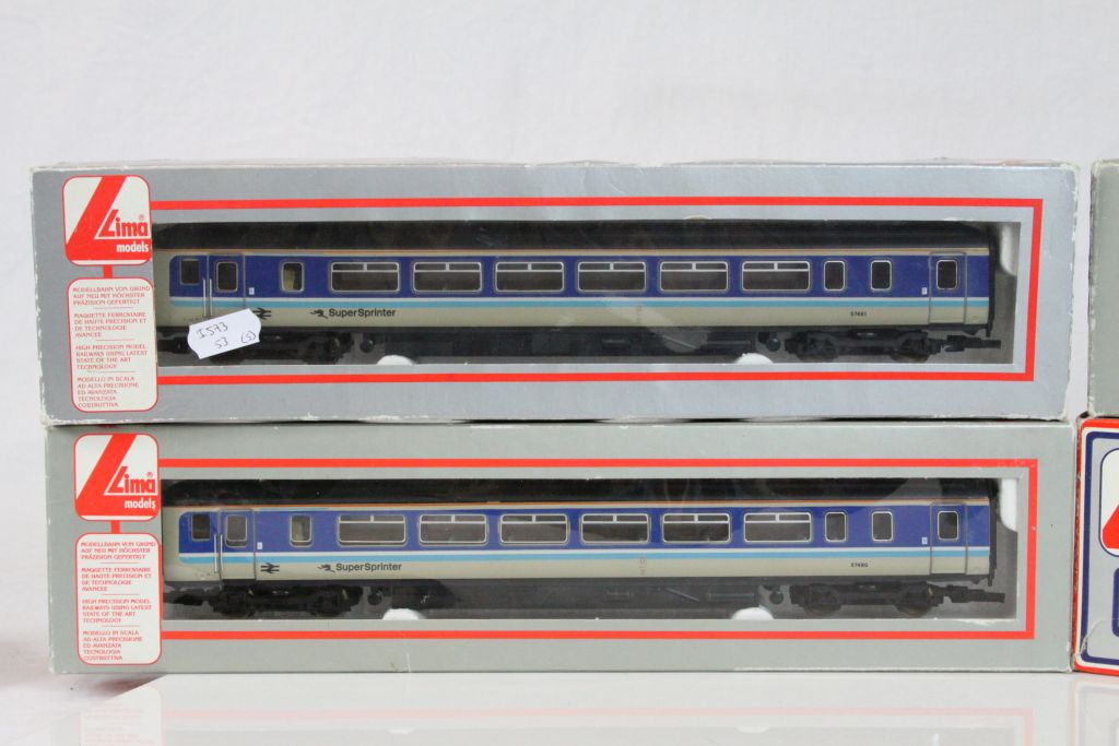 Boxed Lima OO gauge Super Sprinter DMU set (Class 156 205052A4, 205051A1 & 52443) plus 2 x Lima - Image 3 of 4