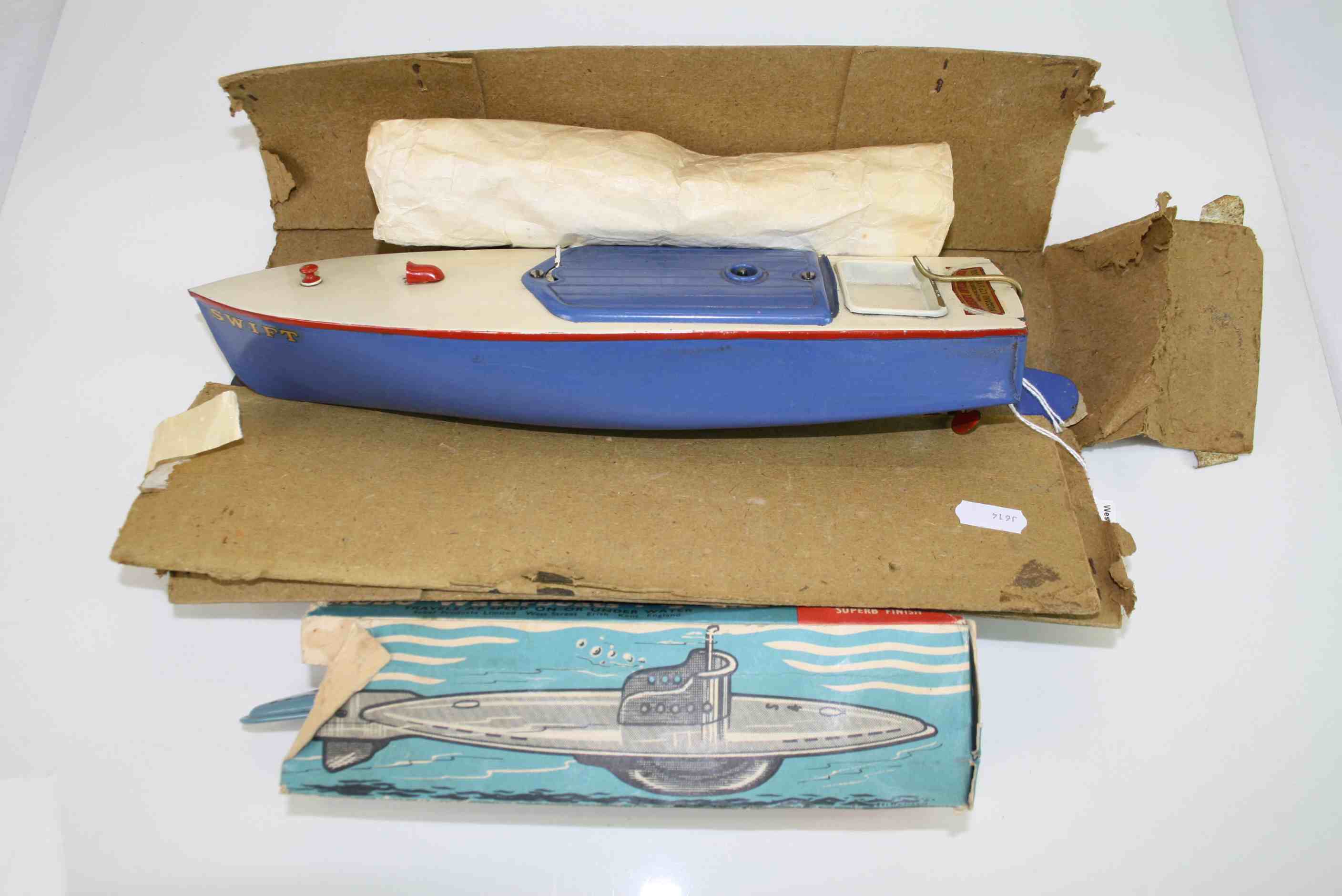 Boxed Hornby Speedboat 'Swift' and a boxed Mobo Snort Submarine mk II S Class with accessories (2)