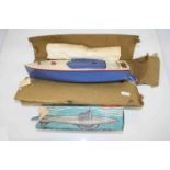 Boxed Hornby Speedboat 'Swift' and a boxed Mobo Snort Submarine mk II S Class with accessories (2)