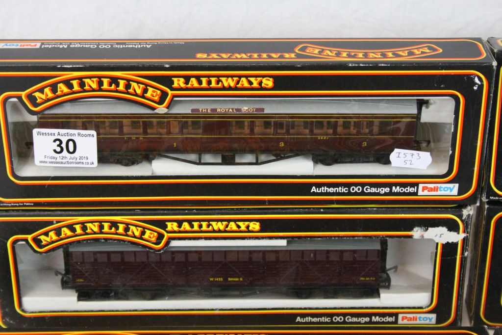 12 Boxed Palitoy Mainline OO gauge items of rolling stock to include 37111 x 2, 37109 x 3, 37110 x - Image 4 of 5