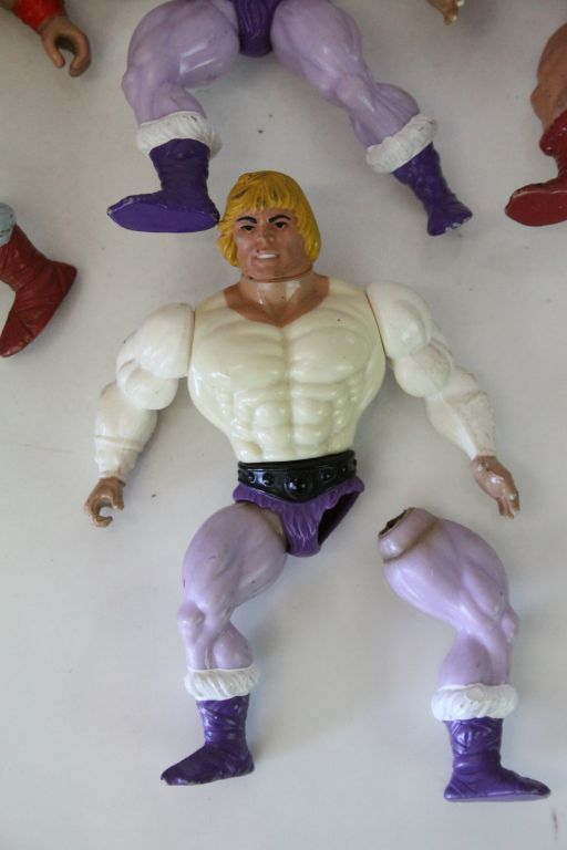 Collection of Mattel He-Man Masters of the Universe figures and accessories to include Battle - Image 12 of 14