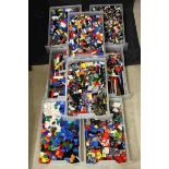 Lego - Quantity of Lego to include approx 2.5kg unsorted loose mostly small parts including