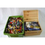 Lego - Quantity of Lego, assorted colours and sizes