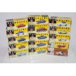 15 boxed 1:43 Lledo Vanguards to include VA5008, VA27002 x 2, VA19000, VA10002, VA25000, VA26003,