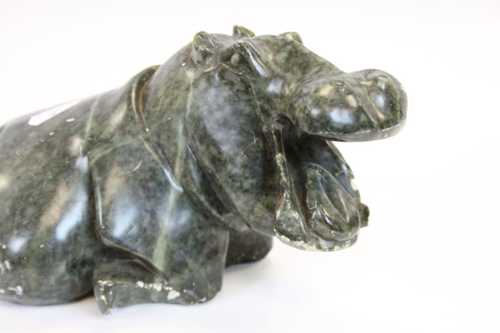 Carved African stone hippo figure - Image 2 of 4