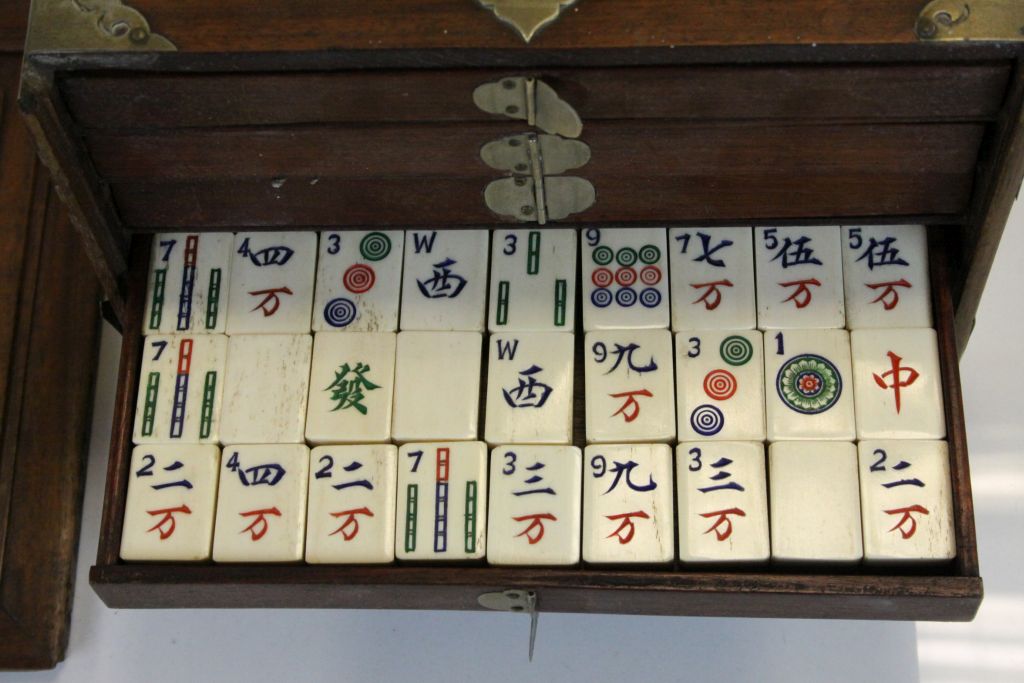 Oriental Hardwood & Brass chest of Drawers with Mah Jong set in Bone & Bamboo, box approx 23 x 15 - Image 5 of 10