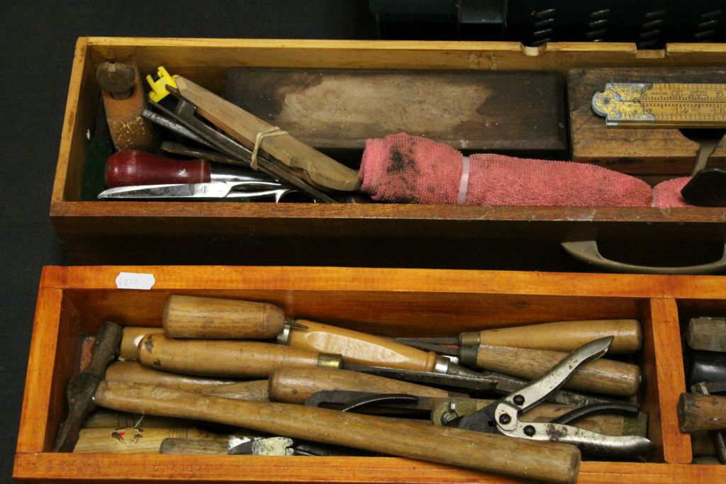 Large vintage wooden toolbox with two drawers of vintage tools to include chisels, planes, Rabone m - Image 4 of 10