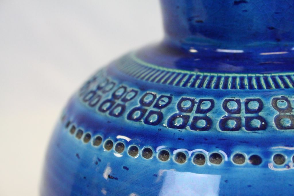 A vintage Bitossi Rimini blue vase - Image 6 of 6