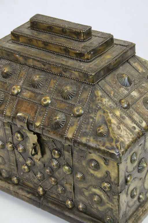 Middle Eastern Wooden casket with hinged lid and extensive Brass studding & detailing plus a small - Image 5 of 7