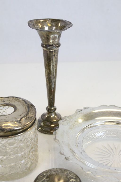 A small collection of hallmarked silver items to include a bud vase, various dressing table jars, - Image 6 of 6