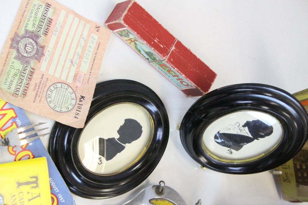 Tray of mixed collectables to include Bone Dominoes, AA Badge, Stereo cards & Ephemera. - Image 6 of 9