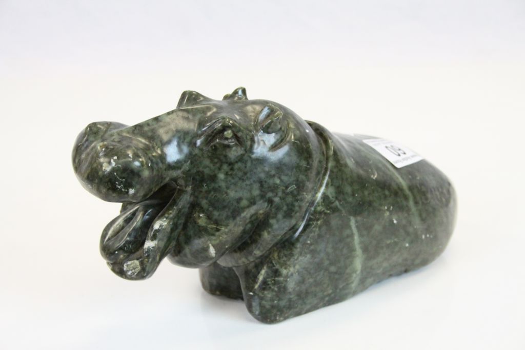 Carved African stone hippo figure - Image 3 of 4