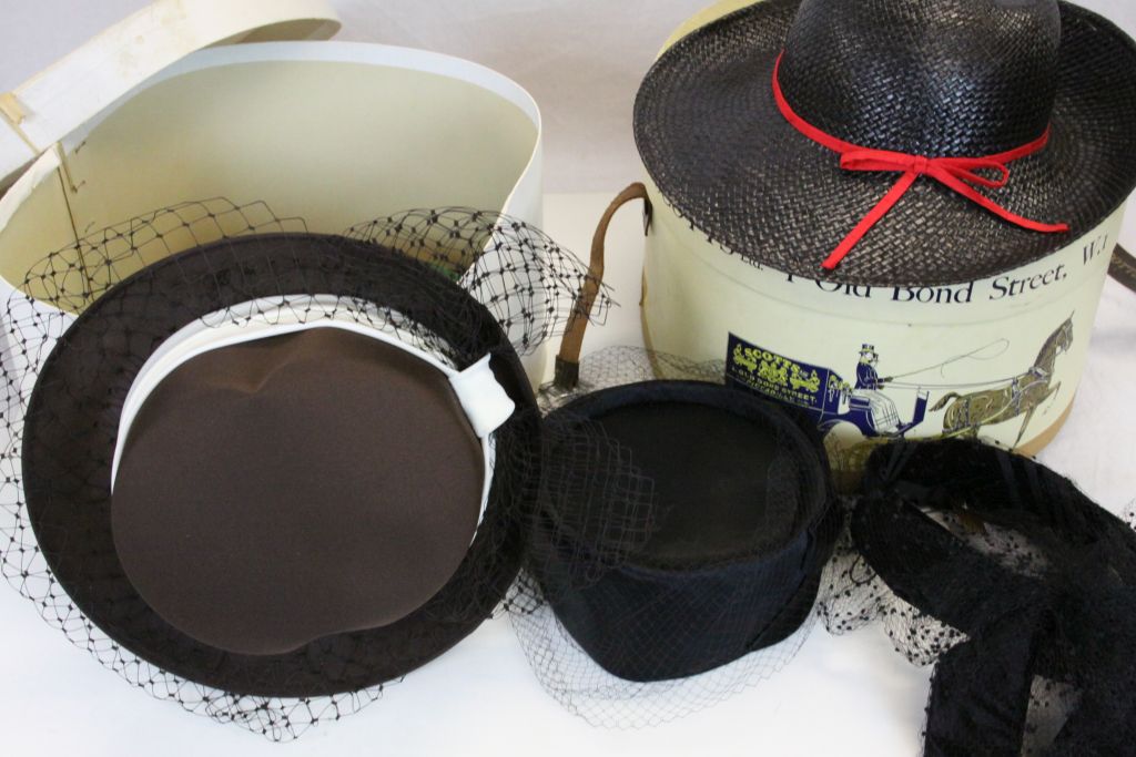A quantity of ladies hats cpontained to two hat boxes. - Image 3 of 4