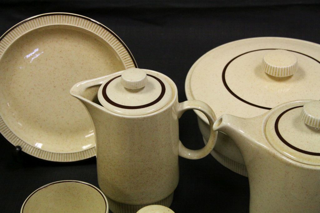 A part Poole Pottery ' Broadstone ' dinner service. - Image 4 of 4