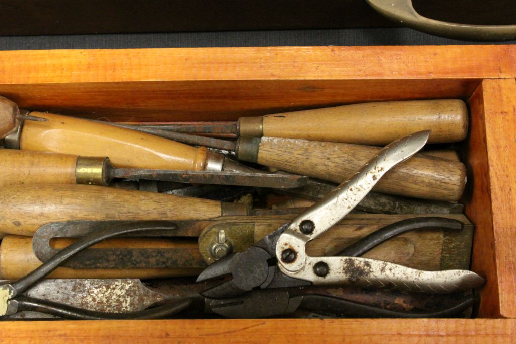 Large vintage wooden toolbox with two drawers of vintage tools to include chisels, planes, Rabone m - Image 8 of 10