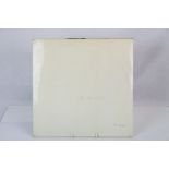 Vinyl - The Beatles - White Album (PMC 7067/8) low No. 0022920, with one poster and black inners.