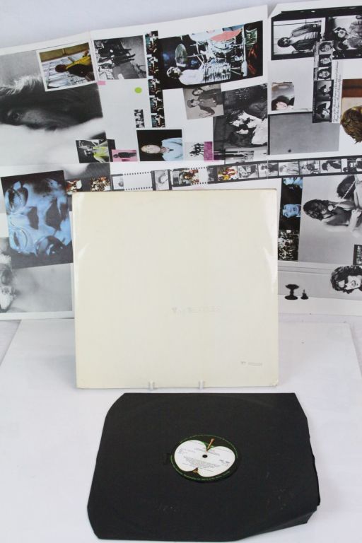 Vinyl - The Beatles - White Album (PMC 7067/8) low No. 0022920, with one poster and black inners. - Image 4 of 7