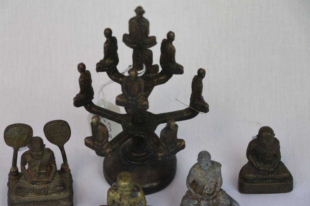 Bronze stand with nine Buddhist Monks plus four other Thai Monks - Image 7 of 8