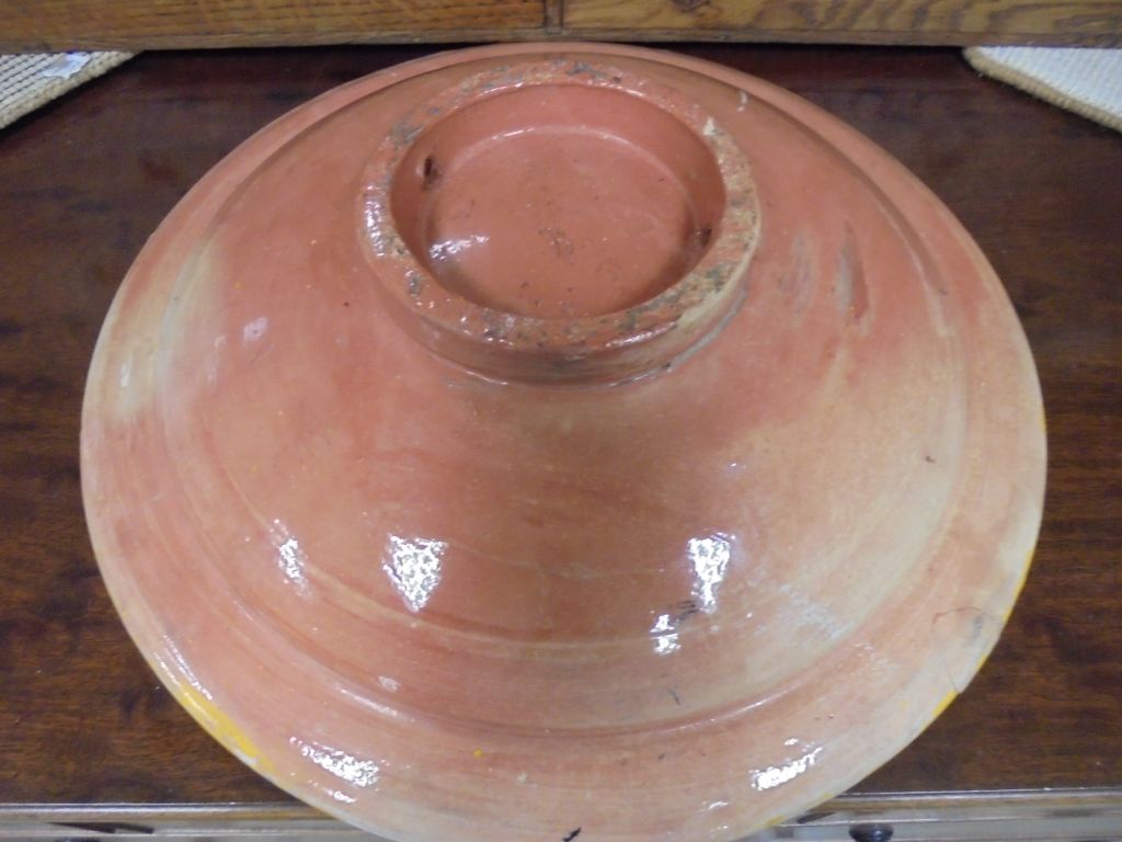 Continental Tin Glazed Footed Bowl, yellow ground with Star and Fish decoration - Image 2 of 2