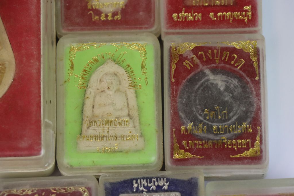 21 Boxed Thai Buddhist Amulets to include a large example - Image 6 of 14