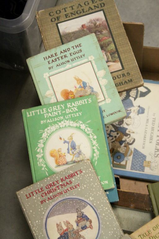 Box of mixed collectables to include Beatrix Potter children's Books, Winnie the Pooh complete boxed - Image 3 of 4