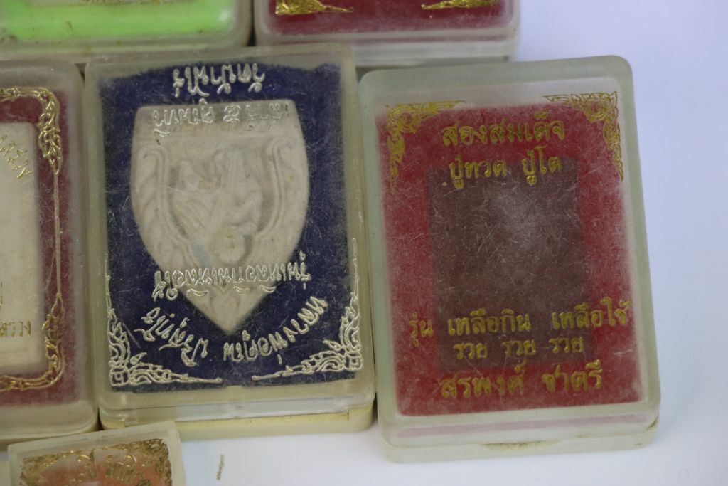 21 Boxed Thai Buddhist Amulets to include a large example - Image 7 of 14