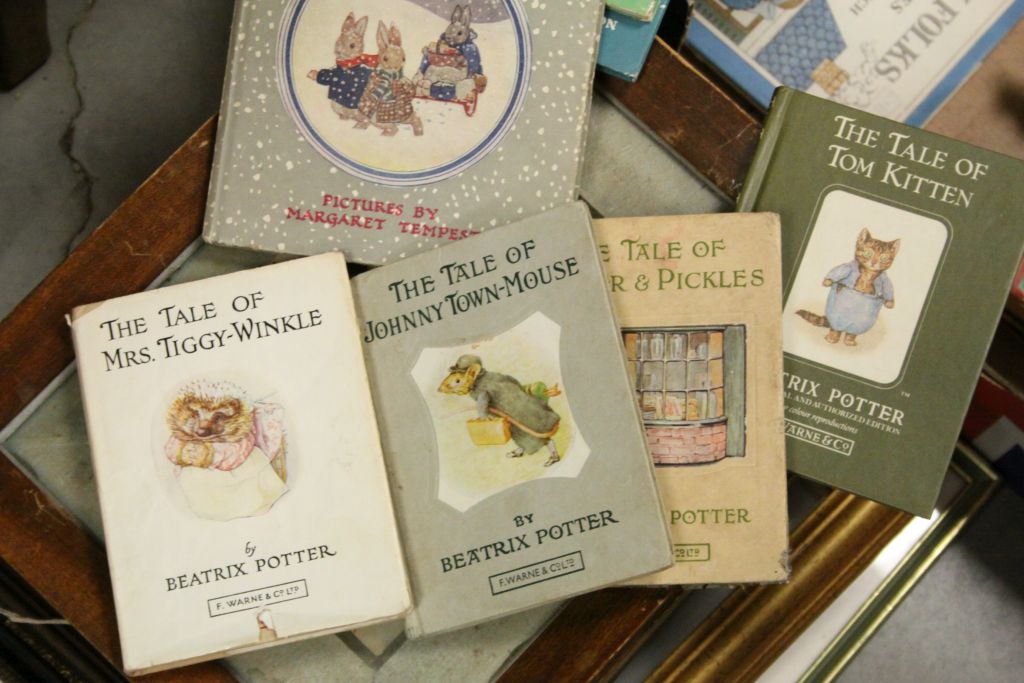 Box of mixed collectables to include Beatrix Potter children's Books, Winnie the Pooh complete boxed - Image 2 of 4