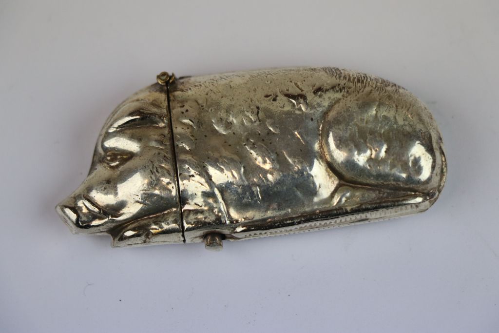 White metal Vesta in the form of a Pig, approx 7cm long