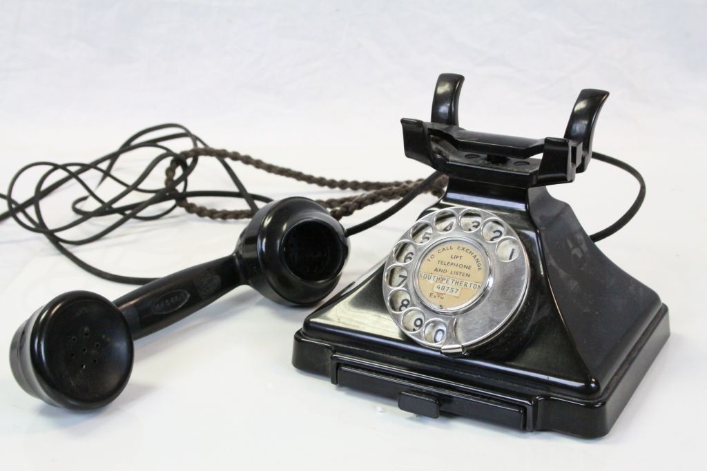 Vintage Black Bakelite Dial Telephone with Drawer, the handset stamped 164 S 44/1 - Image 3 of 5