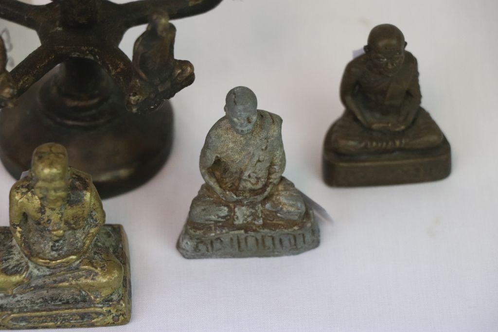 Bronze stand with nine Buddhist Monks plus four other Thai Monks - Image 5 of 8