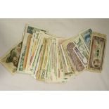 Collection of vintage UK & World Banknotes to include; Netherlands Antilles, South Arabian Dinar,