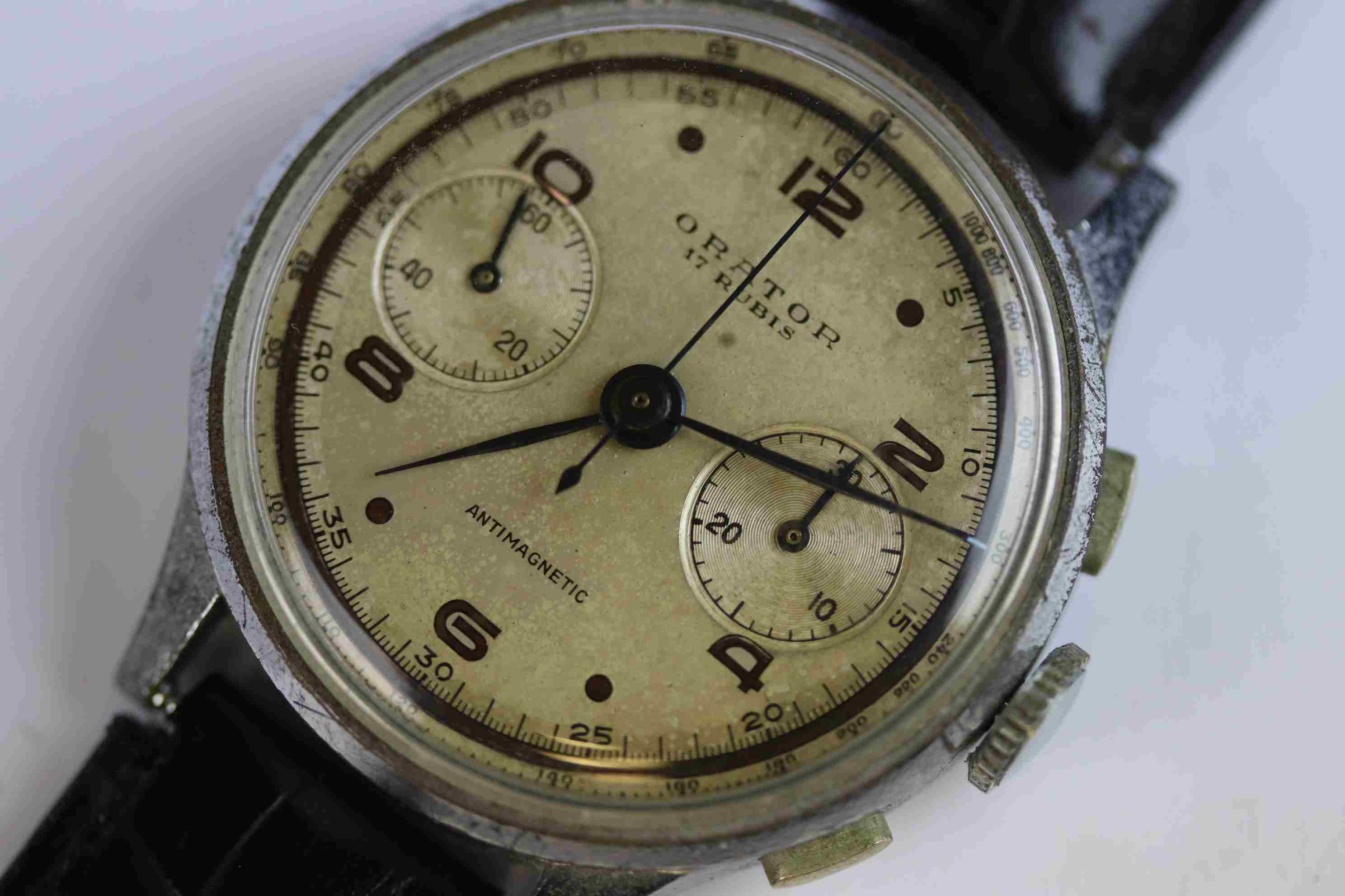 Vintage Gents Orator 17 Jewel Chronograph Wristwatch, with two button register, the silvered dial - Image 3 of 6