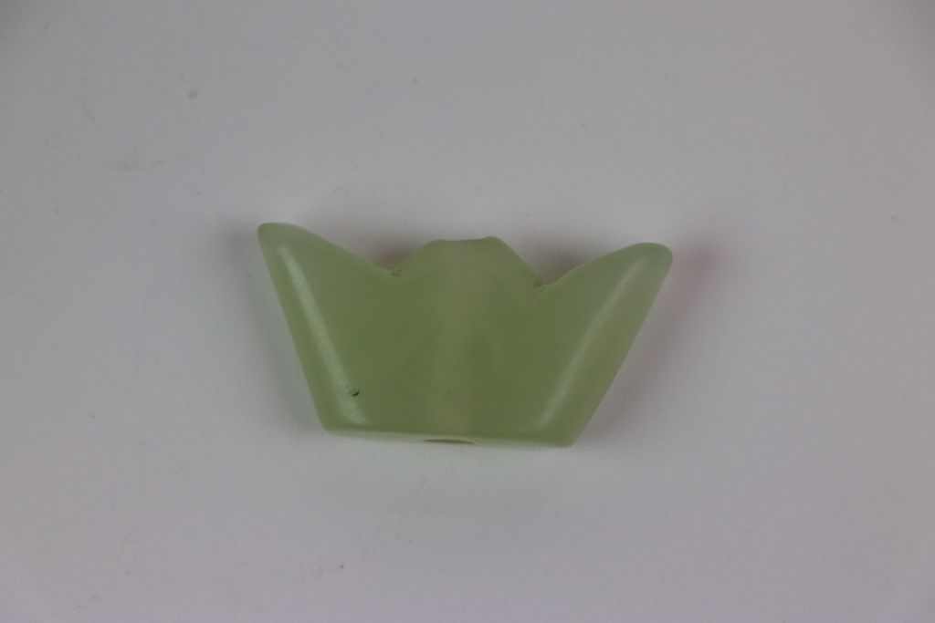 19th Century Chinese "Crown" shaped Jade toggle, approx 3.5cm across - Image 2 of 3