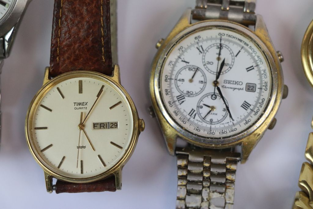 Four gents watches including Seiko Sapphire, Seiko Chronograph, Festina dress watch etc - Image 5 of 5