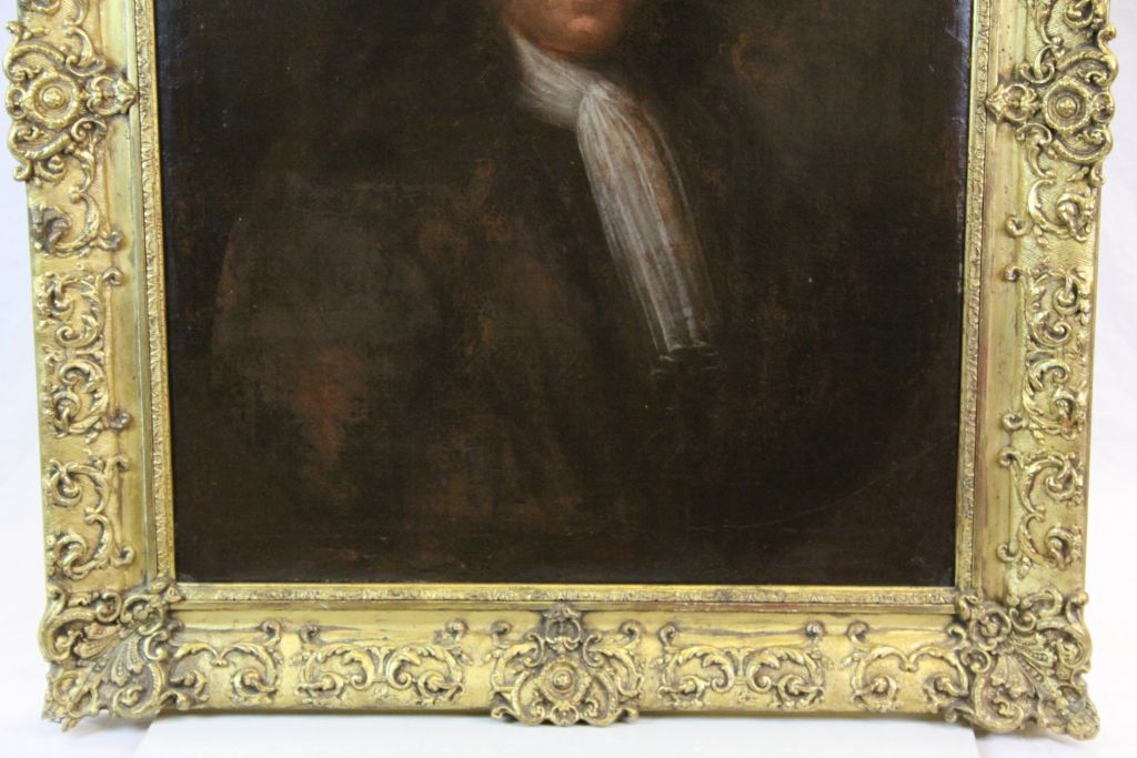 Large gilt framed oil on canvas of a 18th Century gentleman, image approx. 71 cm x 51 cm - Image 3 of 10